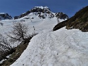 26 Seguo il sent. 115 per risalire il Vallone dei Sessi fino al Passo San Simone